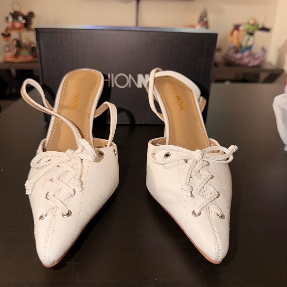 Fashion Nova Nilah Pumps - White